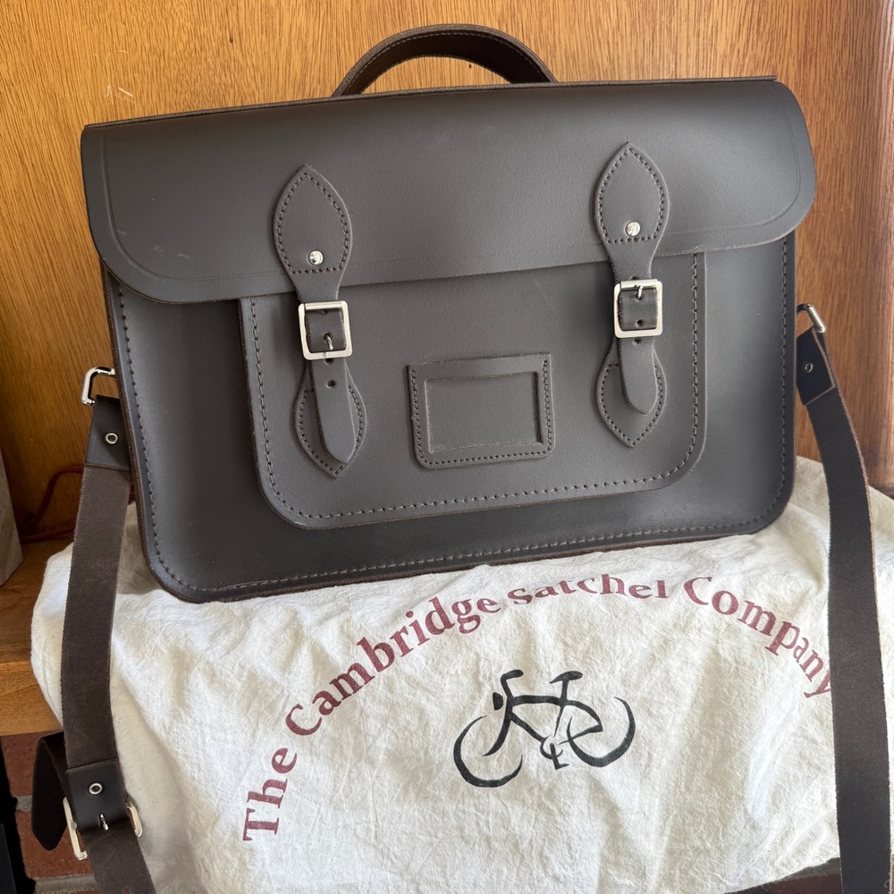 Cambridge Satchel Company 15 Inch Batchel messenger bag in dark brown leather